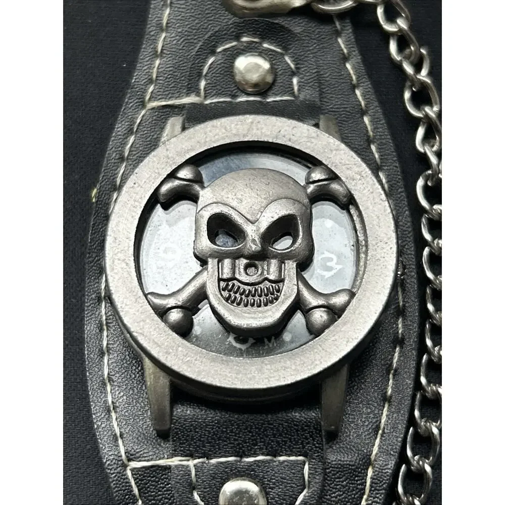 Punk Style Skull And Cross Bones Quartz Watch
